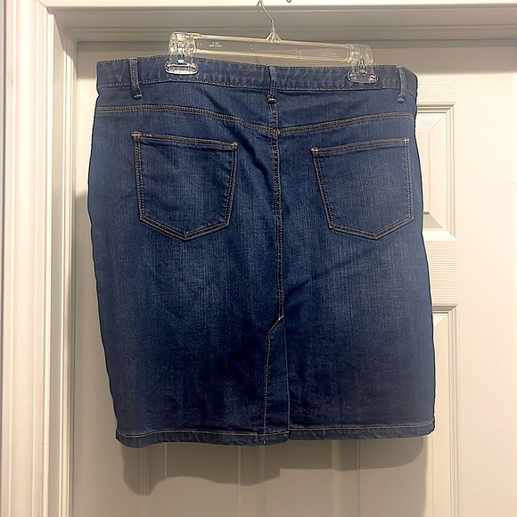 distressed jean skirt - Picture 2 of 5